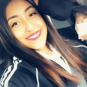 Meet your Posher, Zuleima